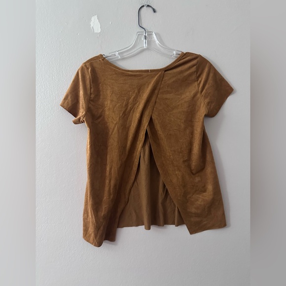 LIKE NEW Small B-Sharp Tan Cutout Back Top - Picture 2 of 7